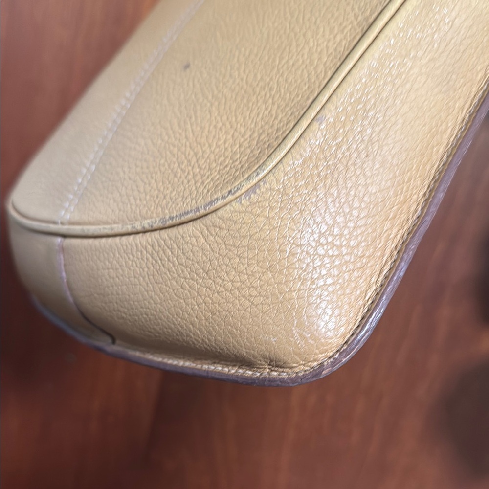 Hunting World Tan Leather Shoulder Bag - Picture 7 of 12